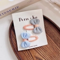 Lot de deux barrettes à cheveux bleues avec motif floral et tissu uni sur carte - Série Bleue