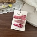 Ensemble de trois barrettes brodées à fleurs style coréen sur carte de présentation vintage - Ensemble de 3 / Série Rose