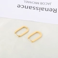 Boucles d'oreilles en U en acier inoxydable doré mat sur un fond en soie blanche douce - S / 1 Pièce / Or