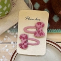 Zwei rosa Haarspangen aus Stoff mit Herzmuster für Mädchen im süßen Schleifen-Design - Rosa Herz Schleife Stil