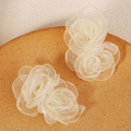 Eleganter weißer Organza-Doppelrosen-Haarclip für Damen mit leichten Netz-Blütenblättern - Cremeweiß Stil 2