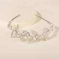 Cerchietto da sposa argento con perle bianche e strass scintillanti in design floreale - Argento (TS-J2813)