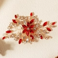 Exquisiter Brauthaarkamm mit roten Kristallblumen, weißen Perlen und Golddraht-Finish - Rot