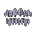 Hiphop-Grillz-Set in Gunmetal mit lila Zirkoniasteinen auf weißem Hintergrund - Set Oben Und Unten / Lavendel