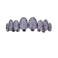 Détail de grillz hip hop avec cadre en métal noir et pierres de zircone cubique violettes - Grillz Supérieur / Lavande