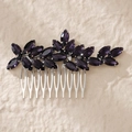 Détail du peigne à cheveux vintage avec cristaux violets en forme de feuille et base argent - Peigne à Cheveux en Cristal Marquise Violet (HS-J6836SP)