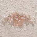 Roségoldener Brauthaarkamm mit eleganten weißen Perlen und glitzernden Strass-Blättern - Roségold Perlen Strass Zweig Stil (HS-J6798RG)