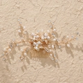Elegante pettine per capelli da sposa dorato con perle, cristalli e foglie in metallo - Stile Foglia Perla Strass Oro (HS-J4492G)