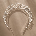 Vue détaillée d'un bandeau de mariée fait main avec perles et feuilles en fil de fer - Argent (TS-J2231S)