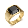 Anello da uomo minimalista placcato oro con pietra nera rettangolare e finitura spazzolata - US 7 / Oro