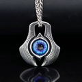 Collana punk vintage in acciaio al titanio con pendente occhio del diavolo blu su sfondo nero - Ciondolo Malocchio Blu