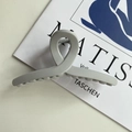 Pinza para el pelo gris claro mate con diseño cruzado para peinado de mujer - Blanco Roto