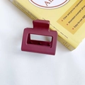 Elegante pinza de pelo rectangular burdeos mate con diseño minimalista hueco - Burdeos