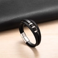 Detail van meerlaagse leren heren armband met zilverkleurige magnetische metalen sluiting - Staal Zwart 21cm