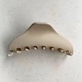 Matte cream large hair claw clip with geometric design for thick hair styling - Semicircle Surface Style / Off White