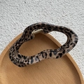 Pinza per capelli vintage con stampa leopardata marrone e molla in metallo dorato - Stile Nuvola