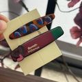 Détail de l'ensemble de barrettes à cheveux à motif de cœur au style vintage français - Cœur Café