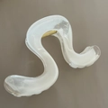 Macro di fermaglio per capelli a forma di S con motivo marmo bianco e molla oro - 11cm / Motivo Fluido Bianco