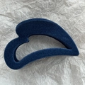 Detailed view of the dark blue leaf-shaped hair claw with soft matte velvet flocking texture - Flocking Blue