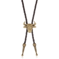 Detail van bolo tie met bronzen stierenkop hanger en gevlochten leren koord in retro - Zwart Leer En Antiek Brons