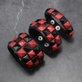 Punk Lederarmbänder mit rot-schwarzen Nieten in drei verschiedenen Breiten-Spezifikationen - 3er-Set (S/M/L) / Schwarz & Gebürstetes Rot