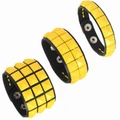 Punk-Lederarmband-Set in Schwarz mit gelben quadratischen Nieten und silbernen Druckknöpfen - 3er-Set (S/M/L) / Gelb