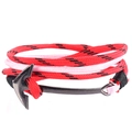 Detalle de pulsera náutica de paracord rojo y blanco con cierre de ancla en color negro - Punto Rojo y Blanco (03)