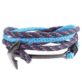 Primer plano de pulsera náutica de cuerda trenzada multicapa con cierre de ancla negra - Rojo Blanco Azul Mezclado (02)