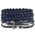 Détail d'un bracelet multicouche en cuir pour homme avec perles et breloque croix bronze - Style de Combinaison en Cuir Noir avec Croix en Bronze (HM-70237-K)