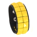 Muñequera punk de cuero negro con dos filas de remaches piramidales amarillo vivo - Remaches de doble fila / Amarillo