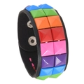 Punk-Lederarmband in Schwarz mit zweireihigen bunten Pyramiden-Nieten und Druckknopf - Zweireihige Nieten / bunt