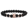Herrenarmband aus schwarzen matten Perlen mit roségoldener Krone und Zirkonia-Besatz - Roségold mit Weißem Zirkonia