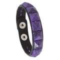 Punk-Lederarmband in Schwarz mit lila quadratischen Nieten und Tintenspritzer-Effekt - Einreihige Nieten / Gebürstetes Lila