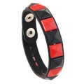 Punk-Lederarmband mit roten und schwarzen Pyramidennieten und Metall-Druckknöpfen - Einreihige Nieten / Schwarz + Rot