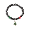 Kerst hematiet kralenarmband met groene kerstboom hanger en feestelijke accenten - Groene Kerstboom