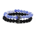 Duo aus 8mm matt schwarzen und blau rissigen Steinperlen Armbändern mit Krone Motiv - Armbandset / Mattstein Schwarze Krone Set