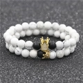 Set bracciali corona per coppia con perline in marmo bianco e nero opaco in oro - Corona Grande Turchese Bianco E Corona Piccola Turchese Bianco