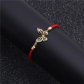 Elegante bracciale in corda rossa con ciondolo a farfalla dorato e pietre preziose colorate - Stile Farfalla (B0078)