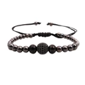 Détail macro du bracelet tressé ajustable avec sphère pavée de zircons noirs brillants - Noir Zirconium Noir