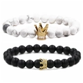 Set de pulseras de cuentas con corona de mármol blanco y piedras negras mate para parejas - Corona Dorada Grande Blanca + Corona Dorada Pequeña Negra