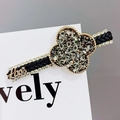 Funkelnde Strass-Kleeblatt-Haarklammer mit Goldlegierung und schwarzem Seildetail - Vierblättriges Kleeblatt Grau