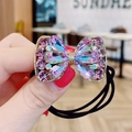 Makroaufnahme von luxuriösem lila Kristallbogen Haargummi mit Goldrand und Gummiband - Lila