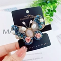 Pinza para el pelo mariposa barroca con piedra azul y perlas blancas en tarjeta - Pinza de Mariposa Rosa