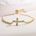 Bracelet croix plaqué or 18 carats avec pierres en zircon et fermoir coulissant réglable - Style Croix Zirconia Blanc Bordure Corde avec Pendentif Rond (32458) / Or