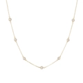 Dettaglio della collana placcata oro 18K con sette zirconi a taglio rotondo incastonati - Oro (25698)