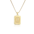 Detalle del colgante cuadrado chapado en oro con letra L y textura radiante en la cadena - Letra L