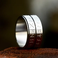 Anello rotante con rune vichinghe in acciaio inossidabile argento per uomo e donna - Taglia US 7 / Color Acciaio Testo Bianco