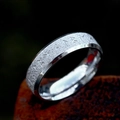 Anillo vikingo de acero inoxidable plateado con acabado mate arenado y bordes pulidos - Acero 6mm