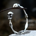 Bracciale rigido teschio gotico in acciaio inossidabile con finitura in metallo punk vintage - Stile Teschio Scheletro (BRG-042)