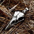 Nordischer Wikinger Rabe Totenkopf Anhänger aus Edelstahl mit gravierter Metallstruktur - Krähenschädel-Stil / Nur Anhänger (Ohne Kette)